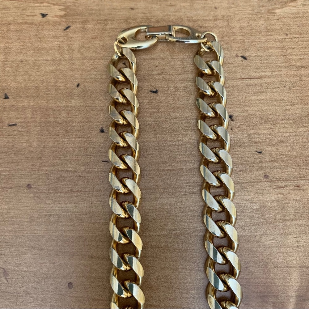 Gold tone 14” long chain necklace - Picture 4 of 4